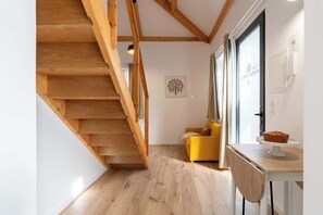 Interior - Courtyard T1 Apartments with BBQ by HostWise (Porto)