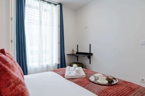 1 dormitorio, tabla de planchar con plancha, cuna de viaje y wifi gratis