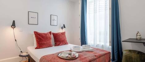 1 soverom, skrivebord, strykejern/-brett og wi-fi (inkludert)