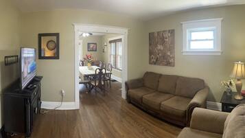 Family House, Non Smoking, City View | Living area