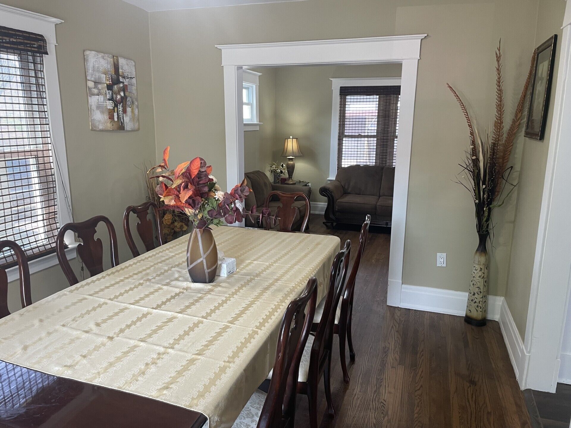 Family House, Non Smoking, City View | In-room dining