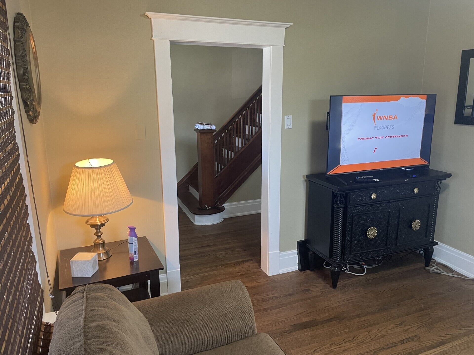 Family House, Non Smoking, City View | Living area | Flat-screen TV