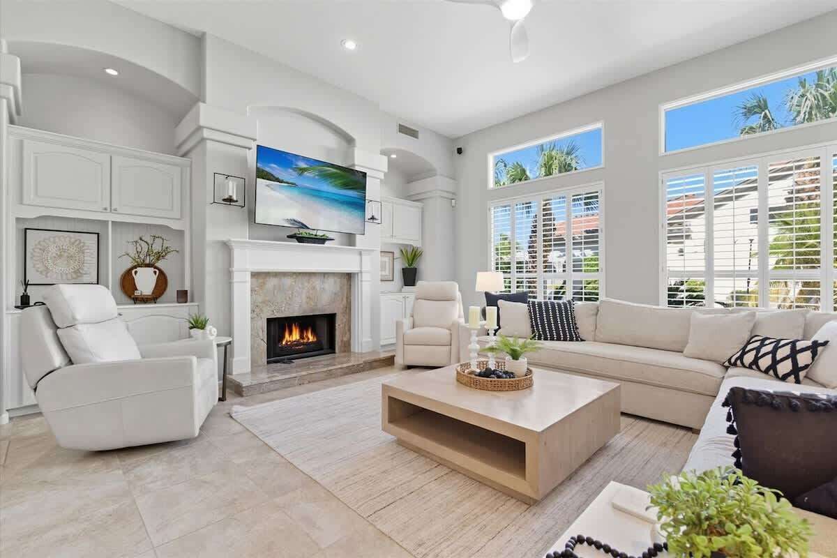 Smart TV, fireplace, offices