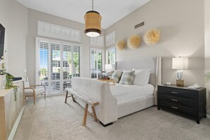 4 bedrooms, desk, iron/ironing board, travel cot - Sol - Pool & Hot Tub - Mins to TPC Scottsdale (Scottsdale)