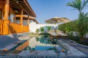 Habitación Confort doble, 1 cama de matrimonio grande, vistas a la piscina | Vistas desde la habitación