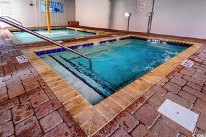 Piscine couverte, piscine extérieure