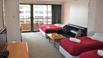 Desk, iron/ironing board, WiFi, bed sheets