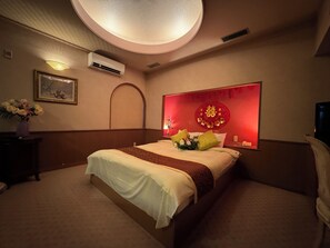 Deluxe Double Room, Mountain View | Free WiFi