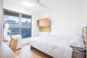 Escritorio y wifi gratis