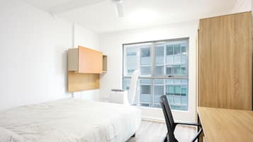 Basic-Studiosuite | Schreibtisch, kostenloses WLAN