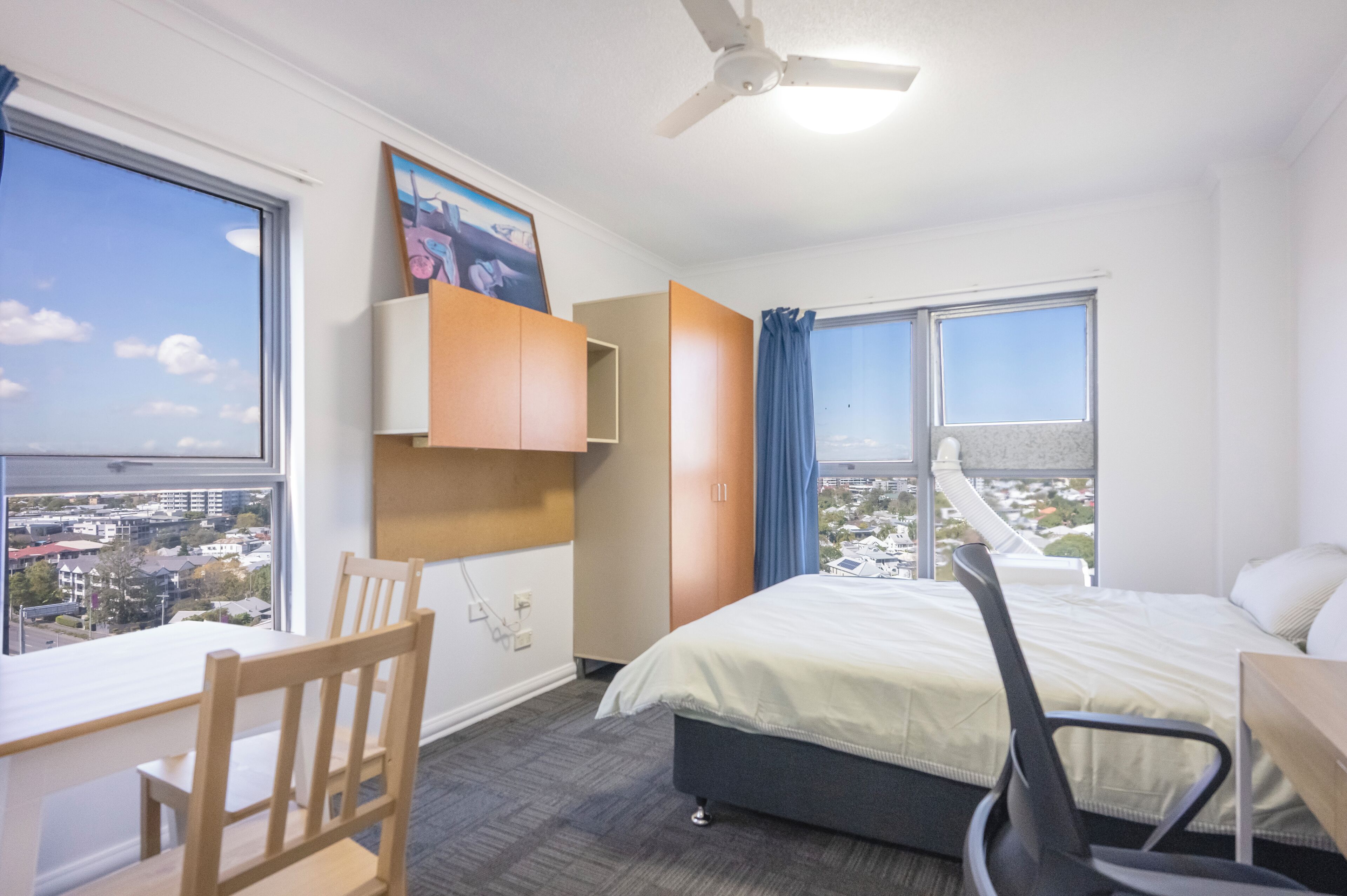 Estudio City | Escritorio y wifi gratis