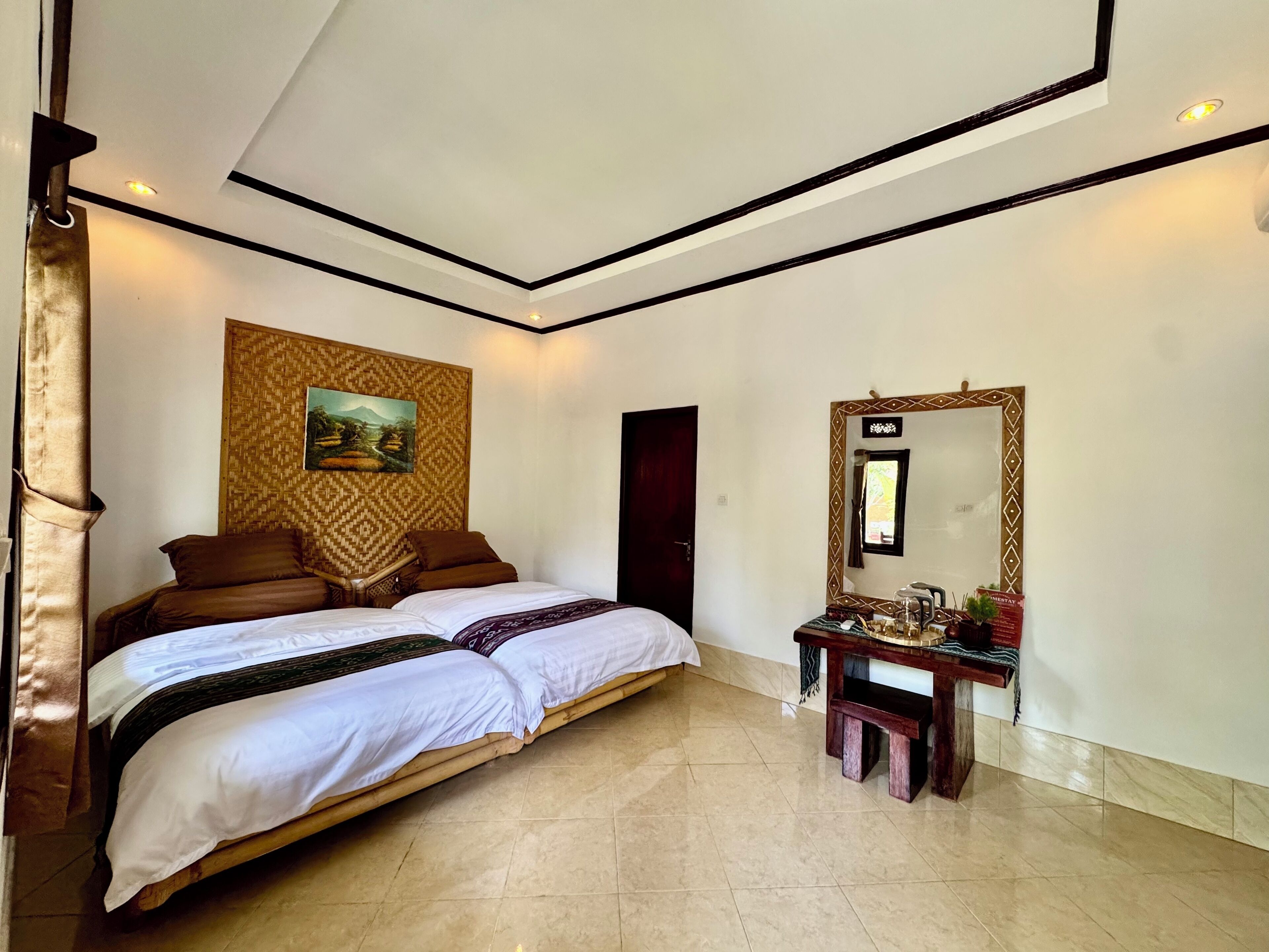 Habitación clásica con 1 cama matrimonial o 2 individuales | Escritorio, espacio para trabajar con laptop y wifi gratis 