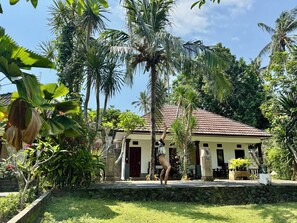 Yoga - Sasak Garden HomeStay (Senggigi)