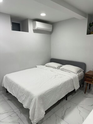1 bedroom, travel cot, free WiFi, bed sheets