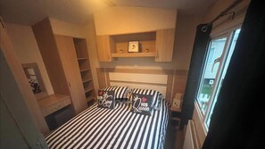 Iron/ironing board, free WiFi, bed sheets - Lorraine’s Place Located on Golden Gate Holiday Park on Site Pool Entertainment (Towyn)