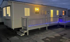 Exterior - Lorraine’s Place Located on Golden Gate Holiday Park on Site Pool Entertainment (Towyn)