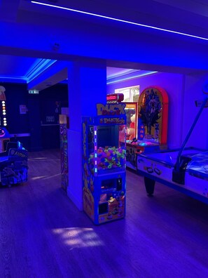 Games room - Lorraine’s Place Located on Golden Gate Holiday Park on Site Pool Entertainment (Towyn)