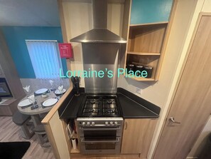 Micro-ondes, four, plaque de cuisson