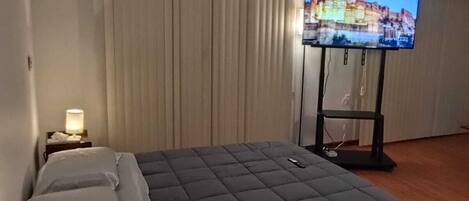 1 bedroom, iron/ironing board, WiFi, bed sheets