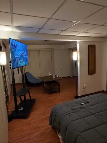 Spacious Apartment in CDMX 2nd floor, 5 minutes from GNP Stadium and Gate 6!