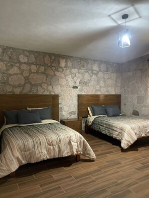 2 habitaciones, tabla de planchar con plancha, internet y ropa de cama