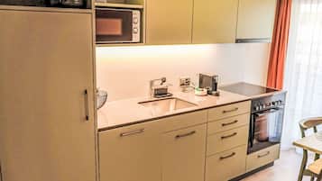 Réfrigérateur, four, lave-vaisselle