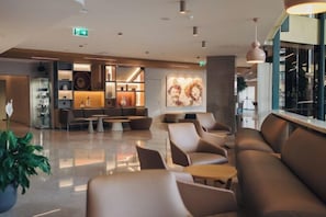 Lobby lounge - Holiday Inn Lisbon (Lisbon)