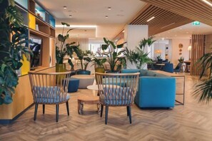 Lobby lounge - Holiday Inn LISBON by IHG (Lisbon)