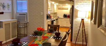 Family-Friendly Federal Hill Townhome 3BR 2BA• 2 car Parking• Walkable• Near BWI