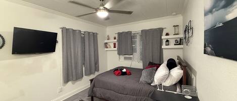 1 habitación, escritorio, tabla de planchar con plancha y wifi gratis