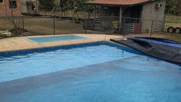 15 outdoor pools