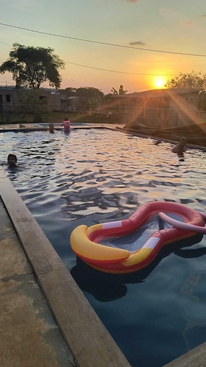 15 piscines a l'aire lliure