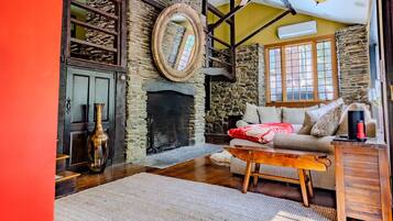 Smart TV, fireplace, stereo, computer monitors