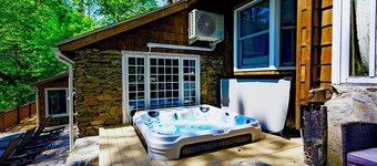 Riverfront Cottage-Heated Pool-Hot Tub-Fireplace 35minutes from New York City