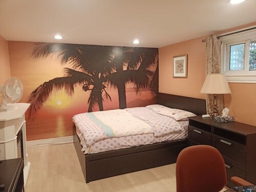 Quite Basement  with separate entrance, Friendly neighborhood,