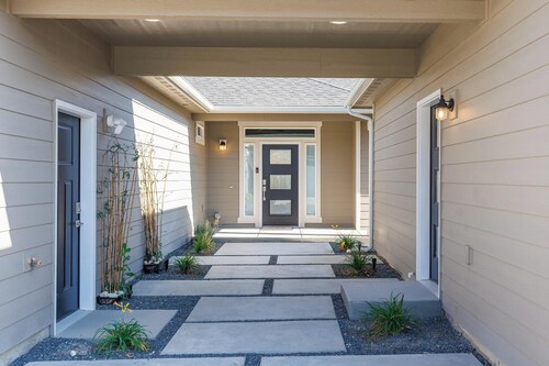 Adorable 1-bedroom Guesthouse for Travel Professional