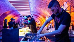 Bar (en la propiedad)