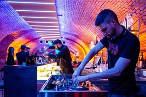 Bar (in der Unterkunft)
