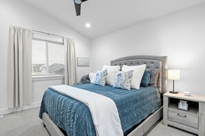 3 habitaciones, tabla de planchar con plancha y cuna de viaje 