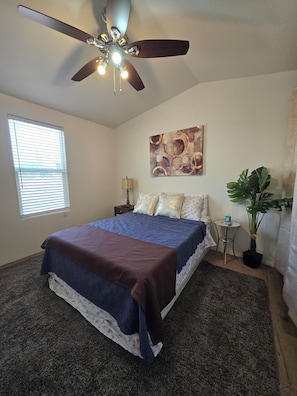 3 bedrooms, iron/ironing board, WiFi, bed sheets
