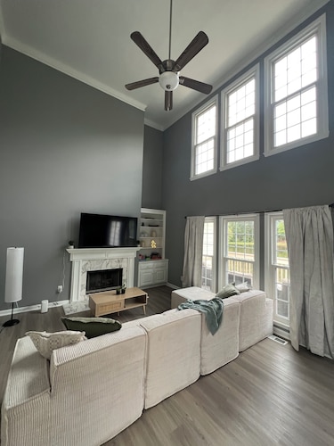 Family-Friendly 6-Bedroom Lakefront Retreat with Hot Tub & Game Room