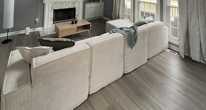 Family-Friendly 6-Bedroom Lakefront Retreat with Hot Tub & Game Room