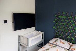 WiFi, bed sheets