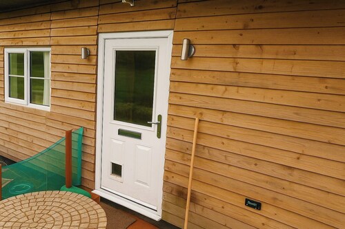 Cabin at Animal Rescue Sanctuary - Sleeps 2