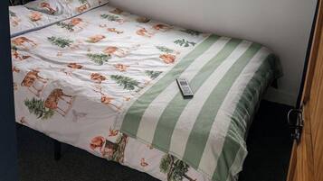 1 bedroom, WiFi, bed sheets