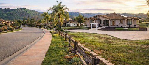 Superb Villa near California Golf Club-Monserate Winery-Pala Mesa Golf-360 Views