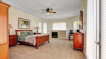 4 bedrooms, iron/ironing board, WiFi, bed sheets