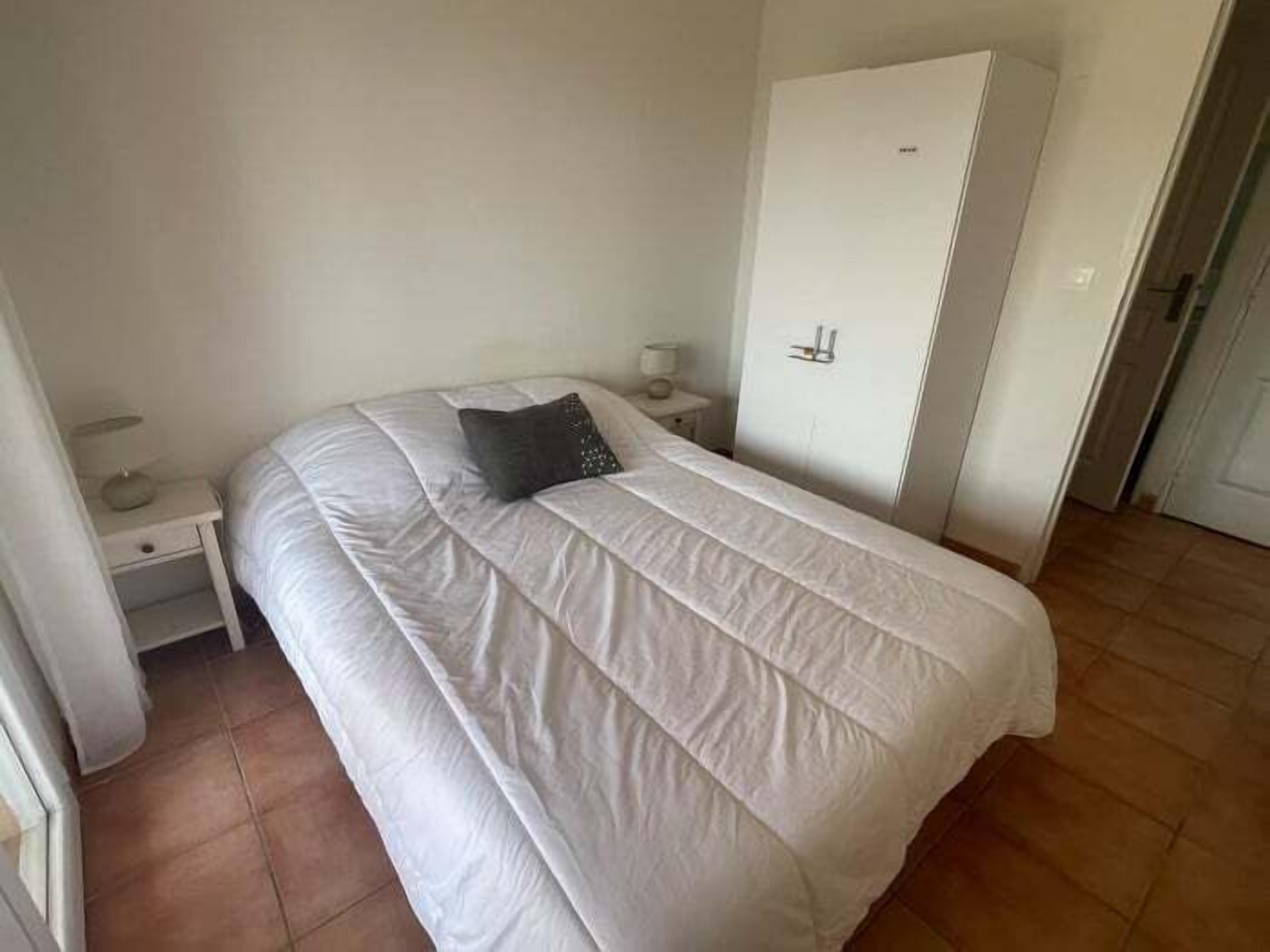 2 soverom, strykejern/-brett og internettilgang