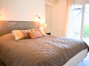 4 bedrooms, iron/ironing board, Internet - Villa Casa Walulu, 4**** sea view, on the Gulf of St Tropez (Les Issambres)