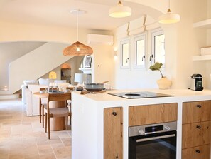 Fridge, microwave, oven, dishwasher - Villa Provençale **** | 5 bedrooms | swimming pool (Sainte-Maxime)
